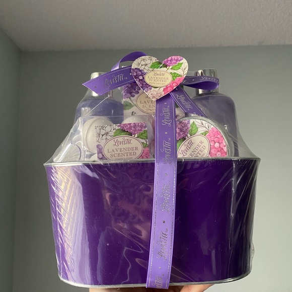 NWT Lovestee Relaxing Lavender 5 piece Spa Bath Gift Set - Mothers Day Gift - Picture 2 of 6